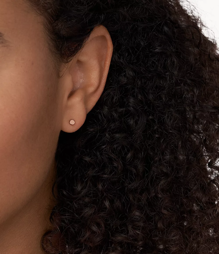 Fossil נשים עגיל צמוד עגול מנירוסטה Sadie L8J0B61054 תכשיט בגוון זהב ורדרד